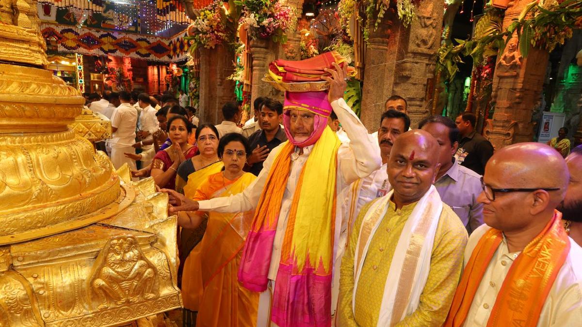 CM presents ‘Pattu Vastrams’ to Tirumala deity on day one of Brahmotsavams